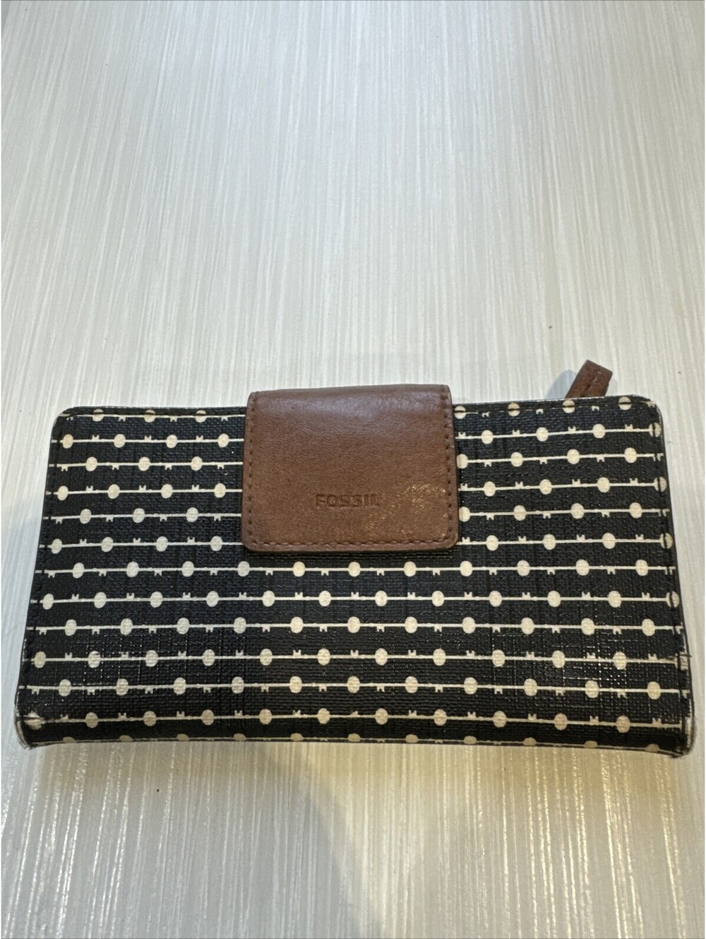 Women’s Vintage Fossil Wallet. Y2K HTF Nice!